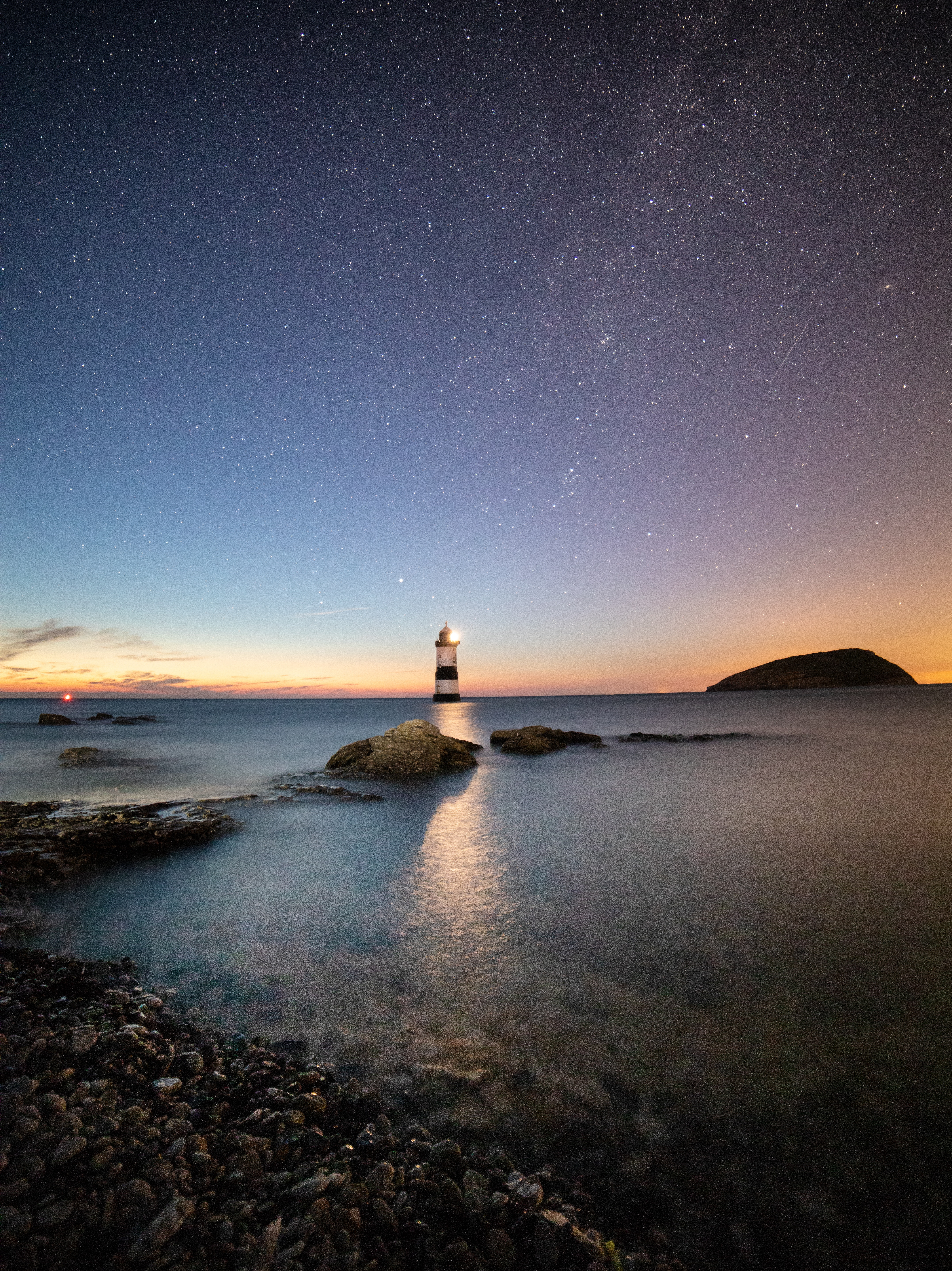 4K Phone Wallpaper nature, sea, starry sky, lighthouse