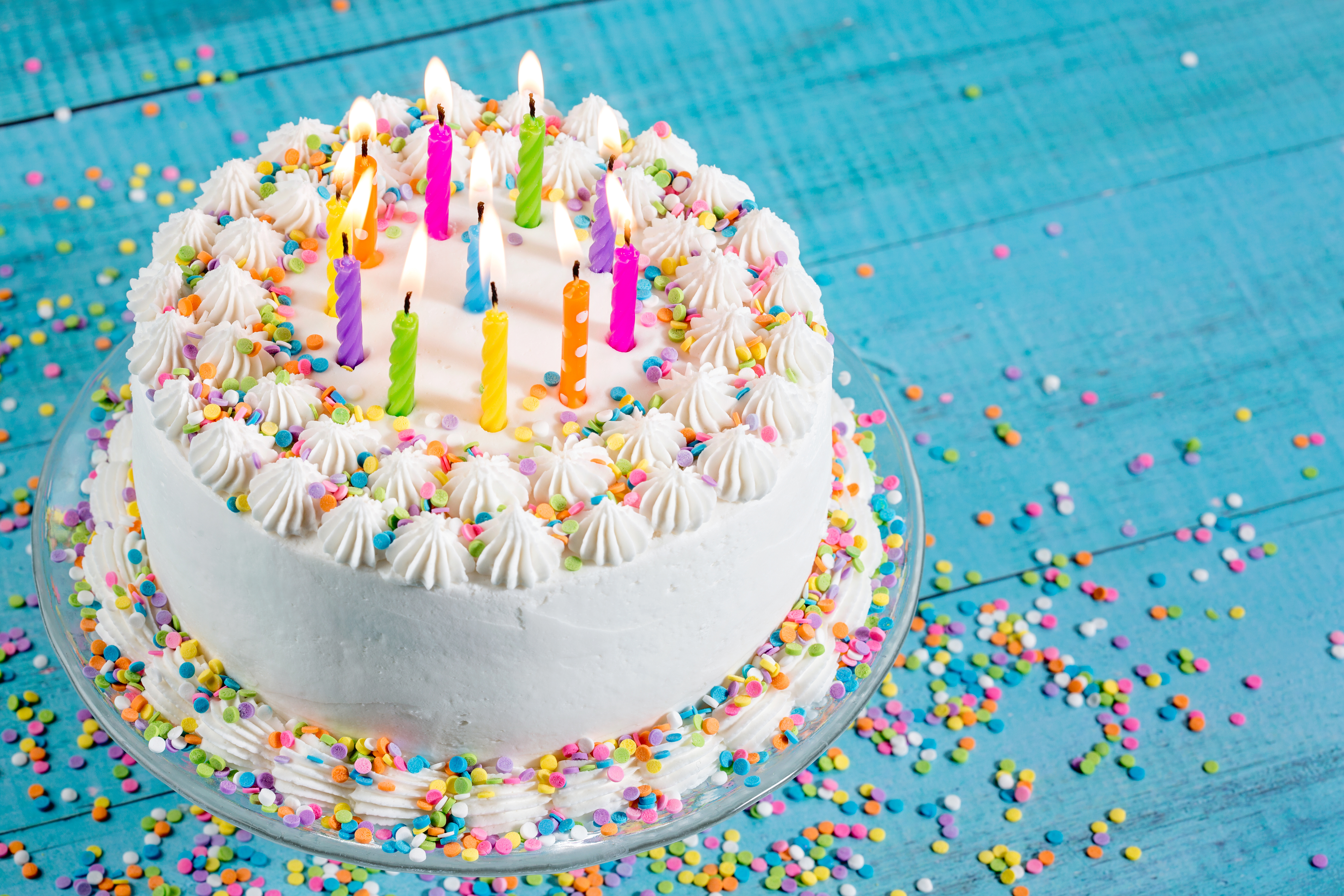 Cake candle. Торт с днем рождения!. Свечи для торта. Торт со свечками. Красивый торт со свечами.