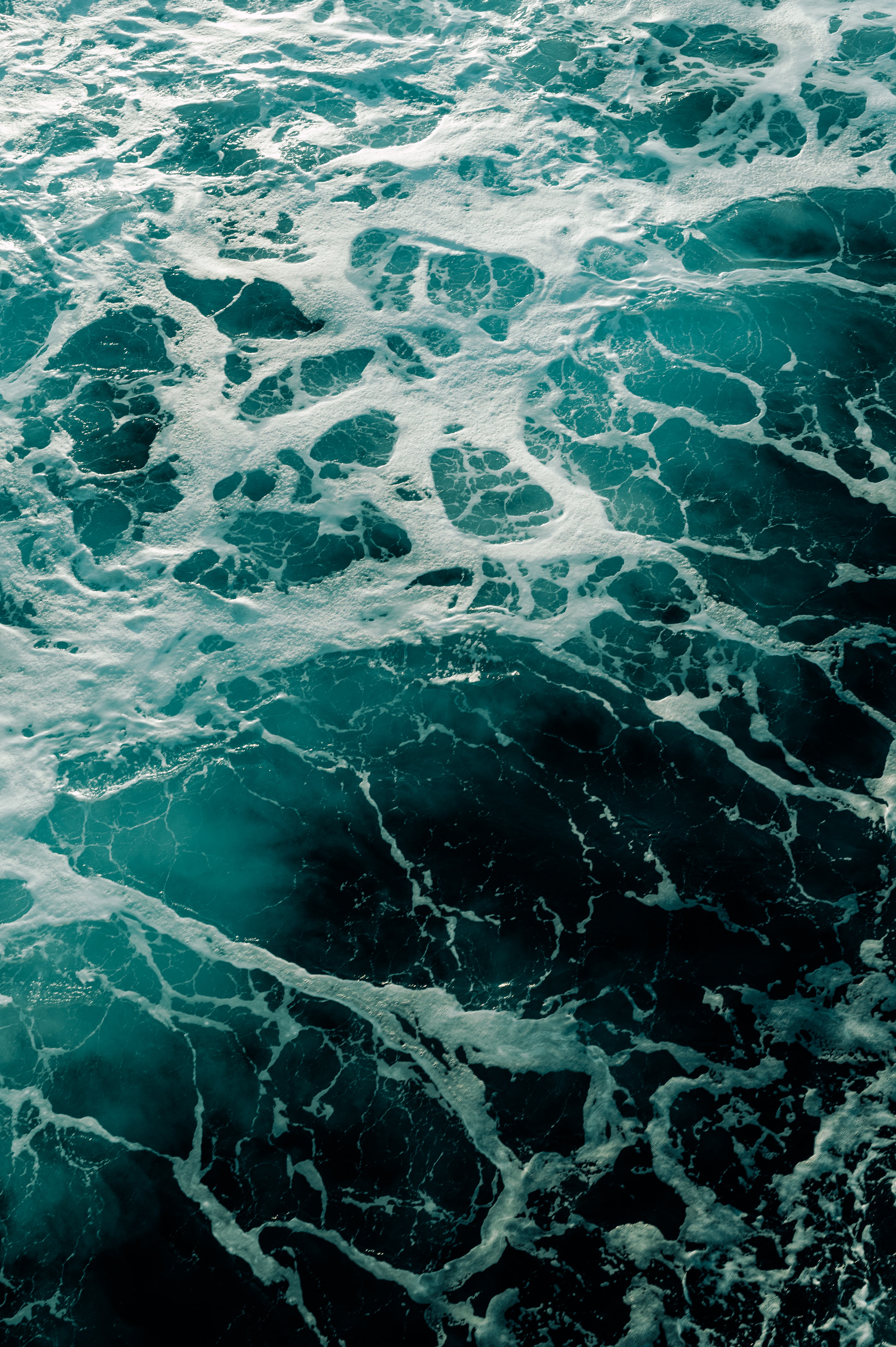 154323 Заставки и Обои Море на телефон. Скачать природа, буря, вода, пена картинки бесплатно