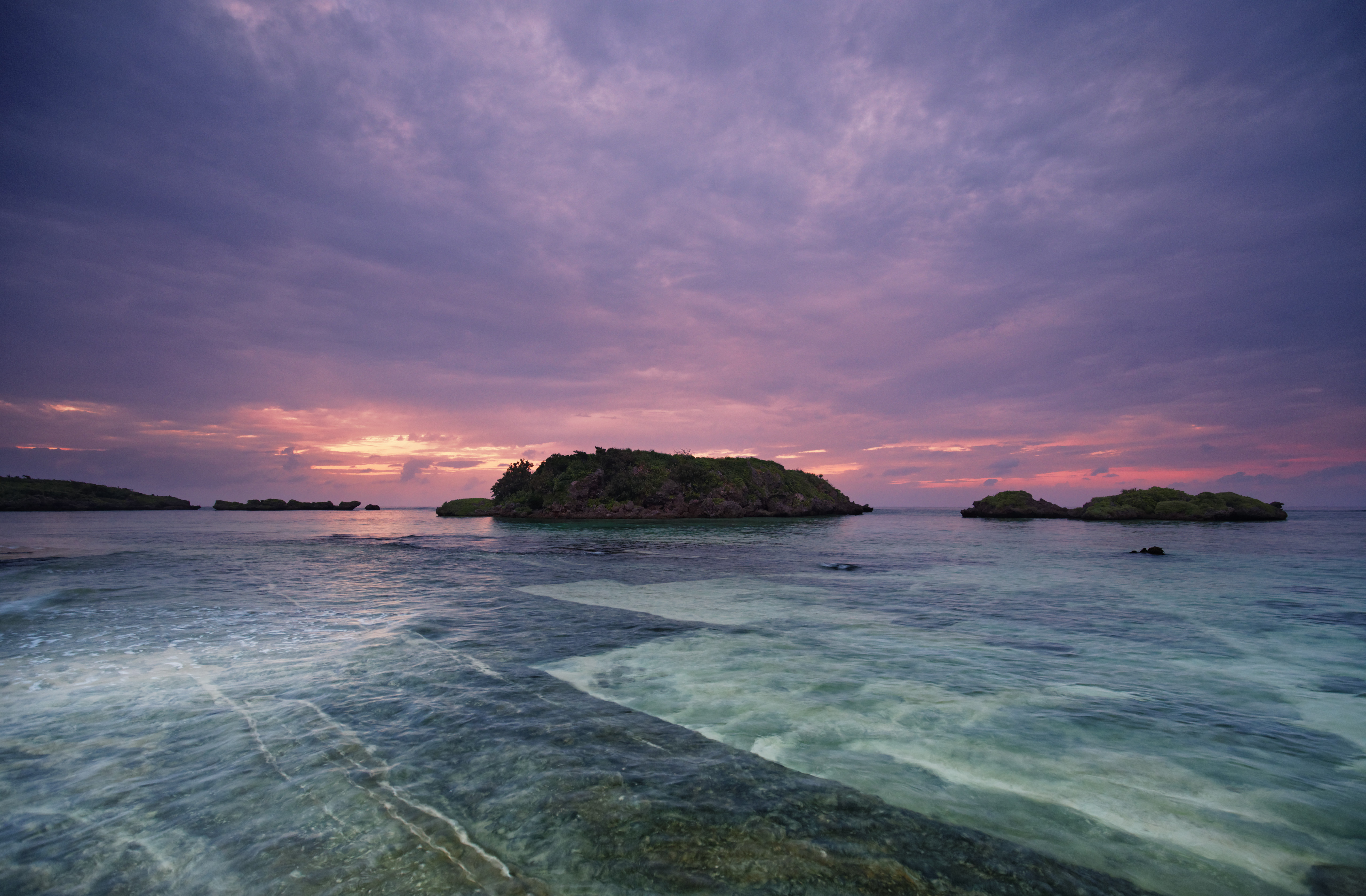 Handy-Wallpaper Wasser, Natur, Sunset, Sea, Die Insel, Insel kostenlos herunterladen.