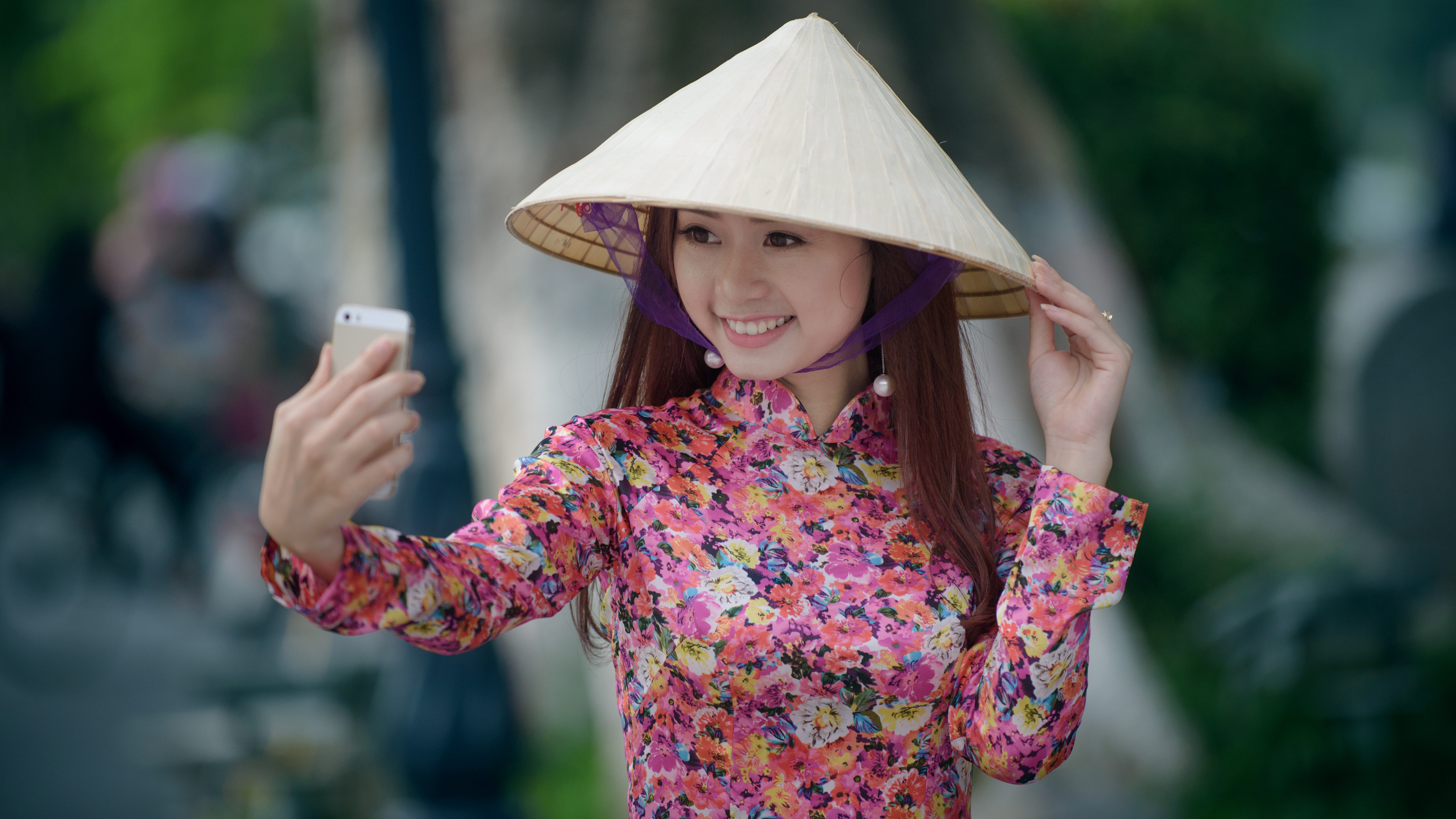 Китайская со. Китаянки. Китаянка в шляпе. Шляпа китайца. Красивые китайские женщины.