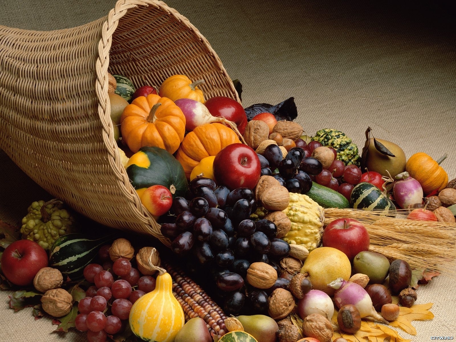 apples, pumpkin, grapes, fruits, food, pears Aesthetic wallpaper