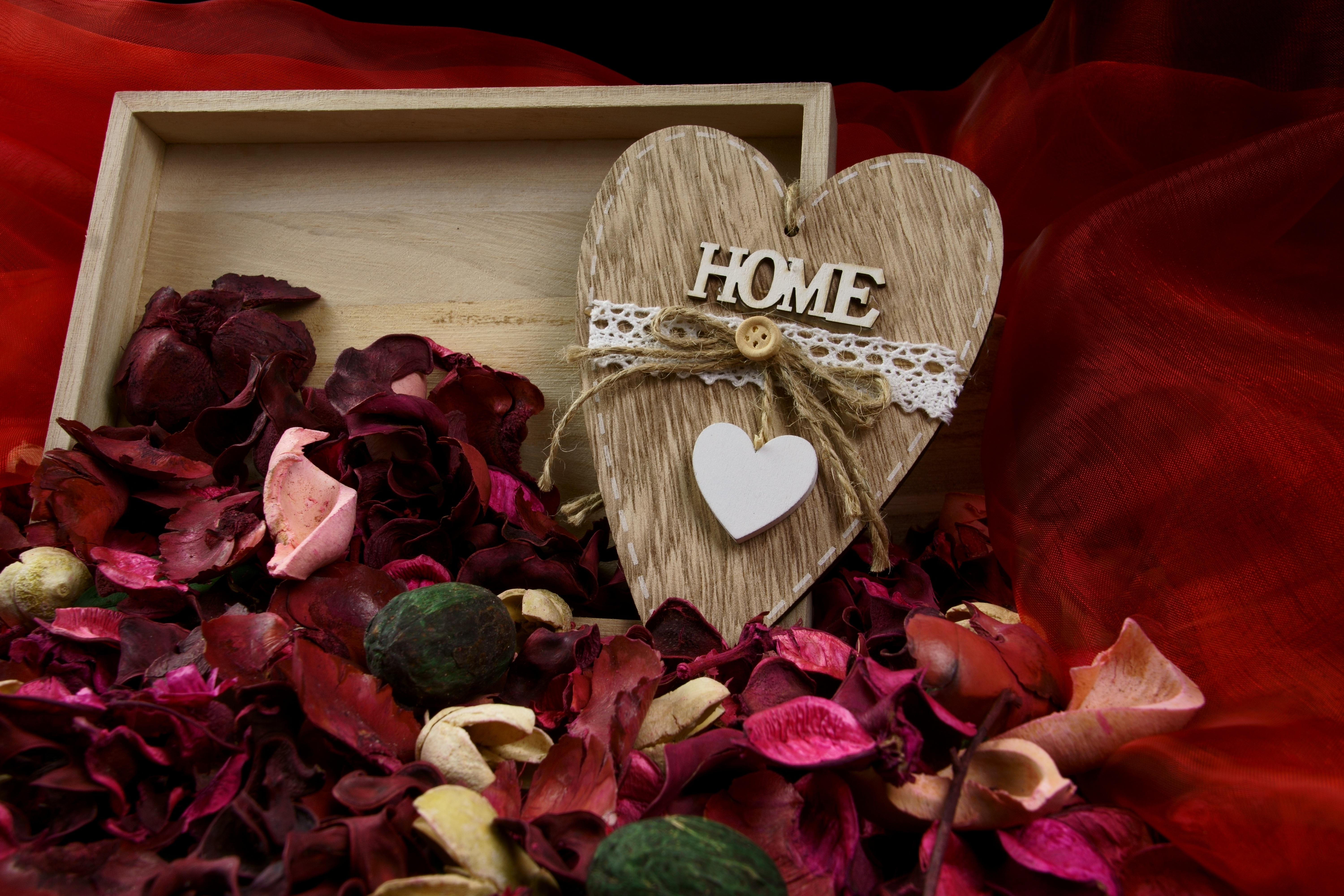 Mobile HD Wallpaper Heart letters, love, petals
