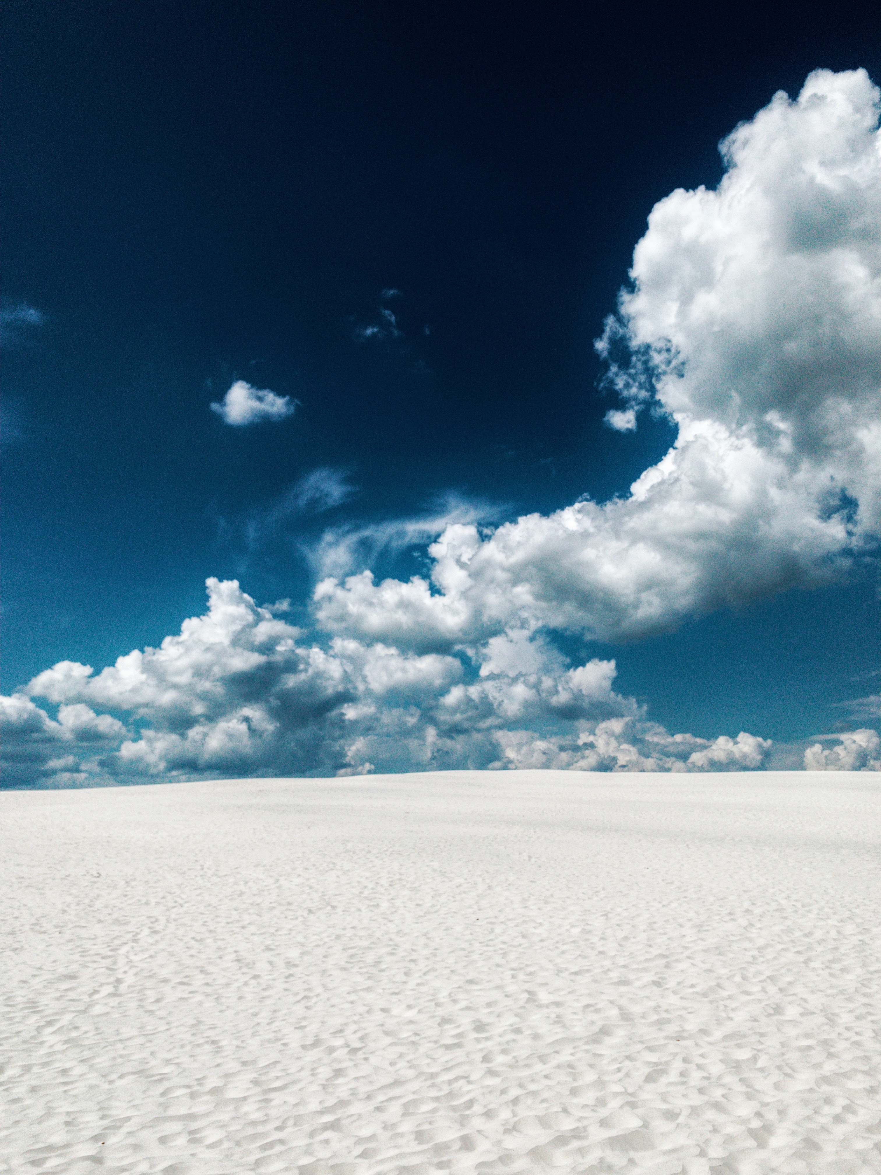 151025 Bildschirmschoner und Hintergrundbilder Spuren auf Ihrem Telefon. Laden Sie natur, sky, clouds, sand, wüste, spuren Bilder kostenlos herunter